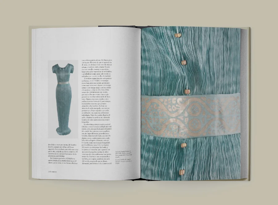 Diseño editorial del libro Fortuny, mostrando páginas interiores.